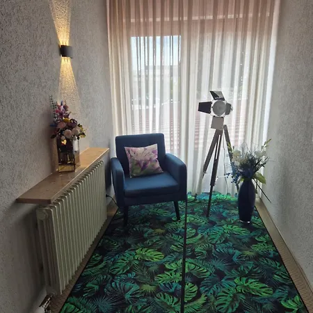 ホテル Gaestehaus Flora House Of Romance Hohberg